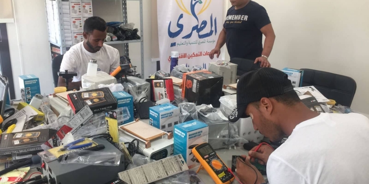 تدريب شباب سيدى عبد الرحمن على اشغال وحرف يديوية