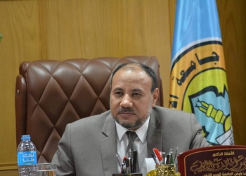 ﻿نائب رئيس جامعة الأزهر يجتمع بالسادة عمداء كليات فرع الوجه القبلي استعدادا لبدء العام الجامعي الجديد