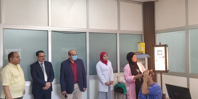 نائب رئيس جامعة الأزهر يتفقد لجان الكشف الطبي لطلاب كلية التربية الرياضية