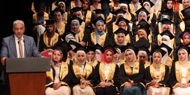 ﻿نائب رئيس جامعة الأزهر يشهد تخريج دفعة اليوبيل الذهبي لكلية طب البنات بالقاهرة