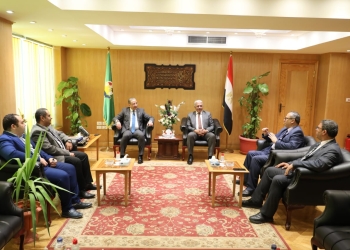 محافظ الفيوم يشيد بجهود جامعة الأزهر في دعم المبادرة الرئاسية (حياة كريمة)