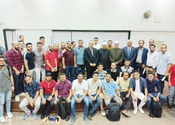 ﻿رئيس جامعة الأزهر يتفقد لجان امتحانات كلية طب بنين الأزهر بالقاهرة