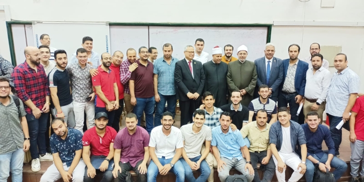 رئيس جامعة الأزهر يتفقد لجان امتحانات كلية طب بنين الأزهر بالقاهرة