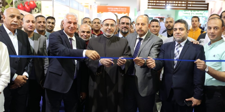 ﻿رئيس جامعة الأزهر يفتتح معرض كلية الهندسة الزراعية بالمعرض الزراعي الدولي في دورته ال 34