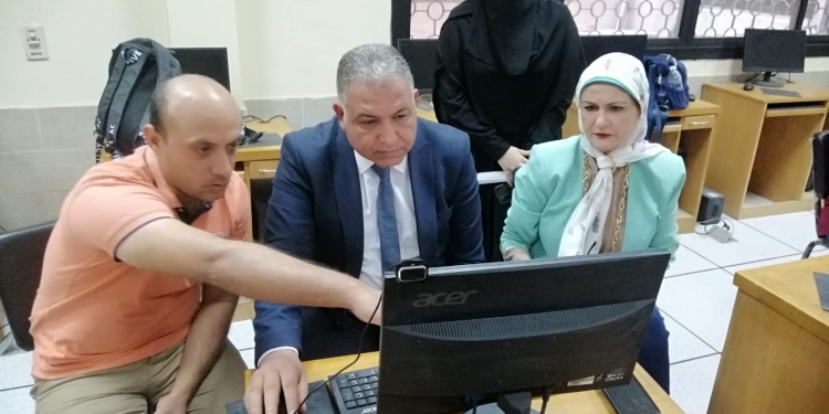 نائب رئيس جامعة الأزهر يتابع اختبارات القدرات بمعهد التمريض