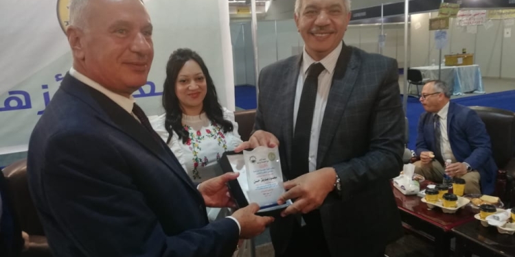 ﻿نائب رئيس جامعة الأزهر يشيد بمشروعات كلية الهندسة الزراعية بمعرض صحاري الدولي ال 34