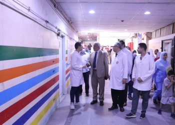 ﻿نائب رئيس جامعة الأزهر يتفقد مستشفى الحسين الجامعي ويتابع أعمال التجديد بمختلف الأقسام