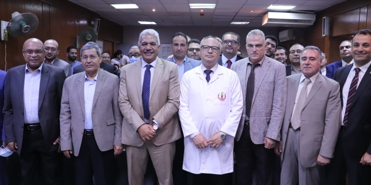 صديق يفتتح ورشة عمل مناظير مفصل الركبة بمستشفى الحسين الجامعي