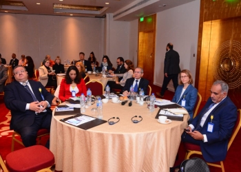 "التعليم" تناقش مشروع برنامج دعم الطاقة المتجددة وكفاءة الطاقة بالتعلیم الفنى TEREEE