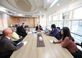 وزير التعليم العالي يعقد اجتماعًا مع وفد جامعة ساوثهامبتون البريطانية لبحث التعاون العلمي والأكاديمي