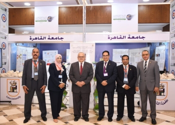 وزير التعليم العالي والخشت يتفقدان معرض جامعة القاهرة بمنتدى أنشطة الجامعات لمواجهة تأثيرات التغيرات المناخية