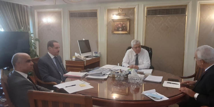 وزير التعليم العالى يبحث تدريب طلاب كليات التربية على نظام التعليم اليابانى