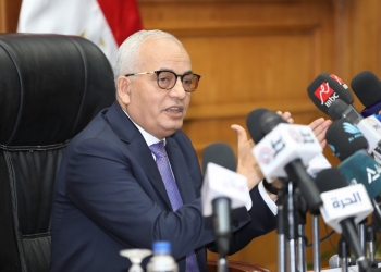 "حجازي" عن ثبات رواتب المعلمين على أساسي 2014: أبذل كل ما بوسعي