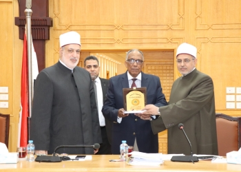 مجلس جامعة الأزهر يكرم الدكتور محمد بحر لانتخابه رئيسًا للجمعية المصرية للهندسة الجيوتكنيكية