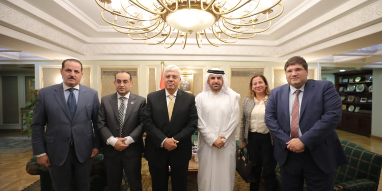 وزير التعليم العالي يبحث مع مؤسسة محمد بن راشد سبل القضاء علي الأمية وتدريب الطلاب 