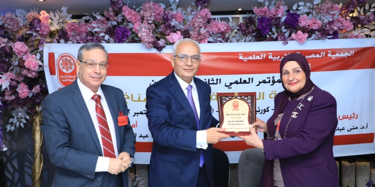 حجازي: نستهدف تدريب 350 ألف معلم لنشر التوعية بقضايا المناخ 