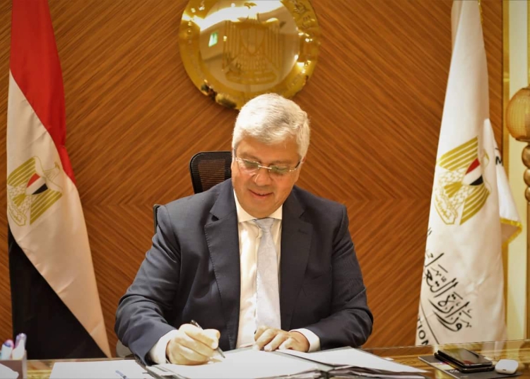 وزير التعليم العالي يعتمد  نتيجة الإعلان الموحد عن خطة البعثات للعام الخامس 2021/2022