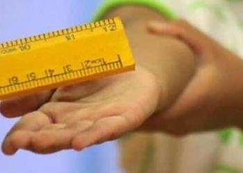 ائتلاف أولياء الأمور: اقتراح عودة الضرب في المدارس مرفوض وهذه البدائل التربوية