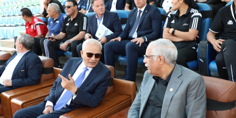 "حجازي" يتابع فعاليات اليوم الثالث من بطولة دوري شمال إفريقيا للمدارس