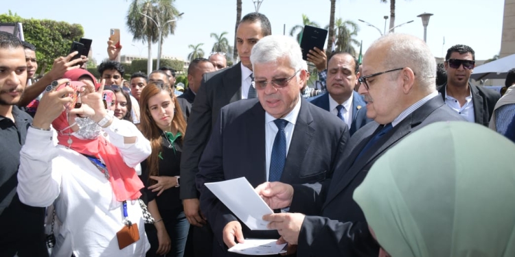 عاشور: الجامعات الحكومية لها دور كبير في تطوير منظومة التعليم العالي