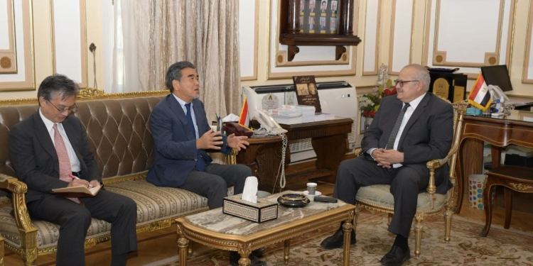 الخشت يستقبل رئيس جامعة هيروشيما وسفير اليابان بمصر والوفد المرافق لهما