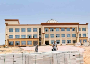 «المنشاوي» يتفقد انتظام العملية التعليمية بجامعة أسيوط الأهلية