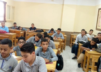 تبرعات رجال الأعمال وفرض رسوم على الأهالي.. خبير تربوي يحدد 10 خطوات لإصلاح التعليم