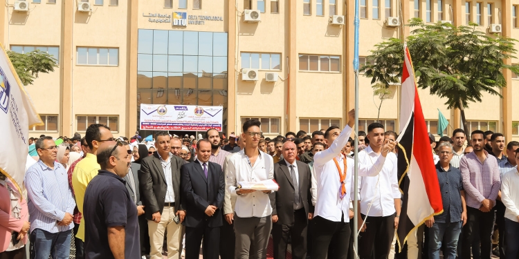 رئيس جامعة الدلتا التكنولوجية يشهد تحية العلم وانطلاق المحاضرات التعريفية