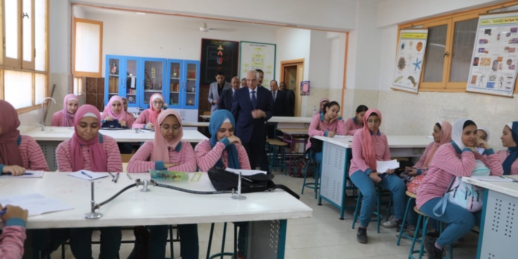 وزير التعليم يرد على ارتفاع أسعار مجموعات الدعم: "ده الحد الأقصى"