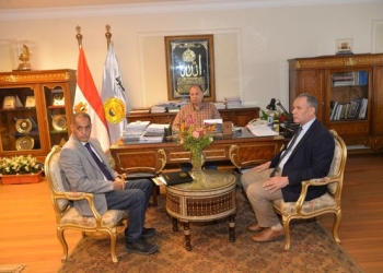 محافظ أسيوط يوافق على 125 طلب إجازة متنوعة للعاملين بالتربية والتعليم