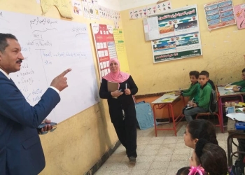 إطلاق إسم طالبة المعتمدية المتوفاة على قاعة تدريس.. ووكيل الوزارة يشكر مدرسي مدرستها