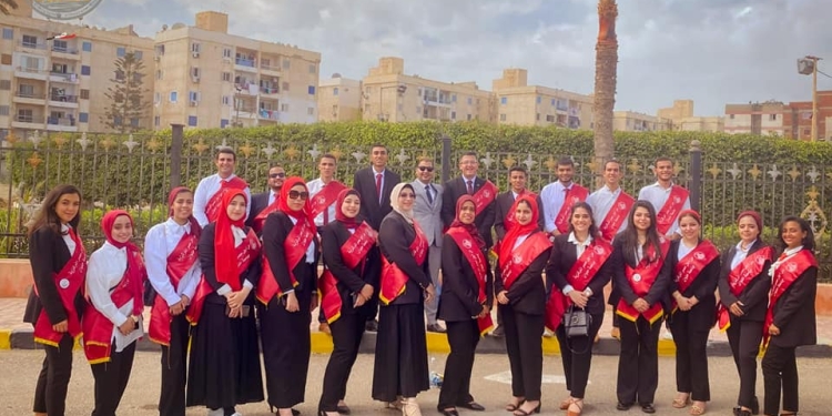 طلاب اسرة من أجل مصر المركزية بحلوان يشاركون فى الملتقى الثاني بالجامعات المصرية