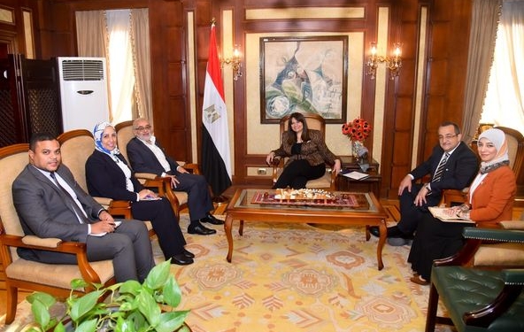 وزيرة الهجرة تناقش إنشاء مشروع استثماري طبي وتعليمي بمصر مع نائب لورد مقاطعة شيشاير ببريطانيا