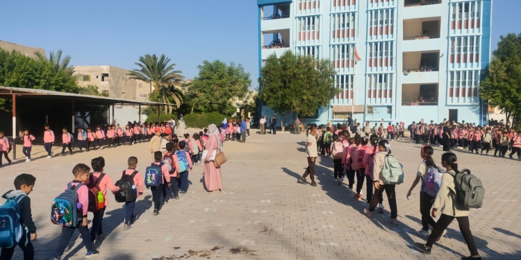 تلعب داخل دورات المياه وتؤدي للانهيار والهلوسة.. مرصد الأزهر يحذر من لعبة تشارلي بين الطلاب