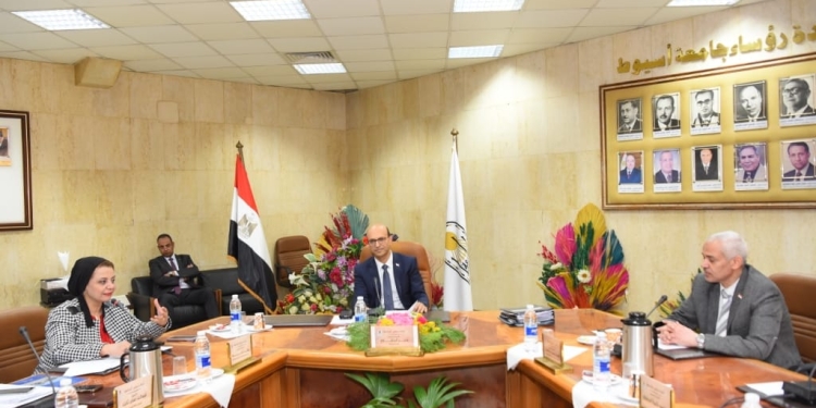 جامعة أسيوط: عدم زيادة فى المصروفات الدراسية تحت أى بند  تخفيفاً للأعباء الاقتصادية