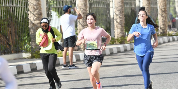 بمشاركة آلاف الطلاب.. الجامعة البريطانية تنظم أكبر ماراثون للجامعات من أجل المناخ