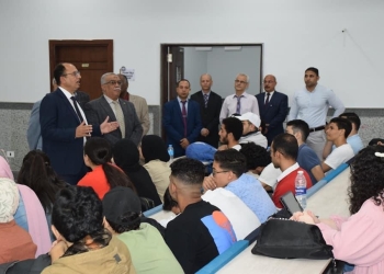 رئيس جامعة حلوان يتابع انتظام الدراسة بالجامعة  الأهلية
