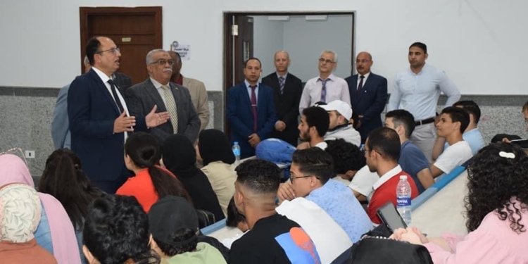 رئيس جامعة حلوان يتابع انتظام الدراسة بالجامعة الأهلية
