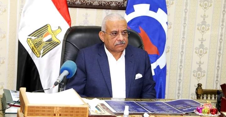 بسبب العنف المفرط.. إحالة مديري مدرستين للتحقيق في السويس