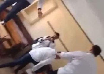 استبعاد مدير مدرسة وفصل طلاب شغلوا مهرجانات على السبورة الذكية بالدقهلية