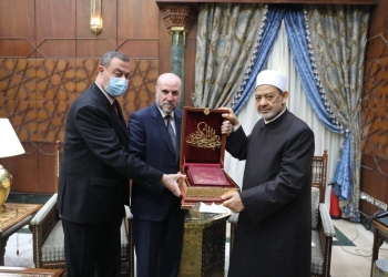 ﻿فلسطين تهدي شيخ الأزهر أول نسخة من مصحف المسجد الأقصى