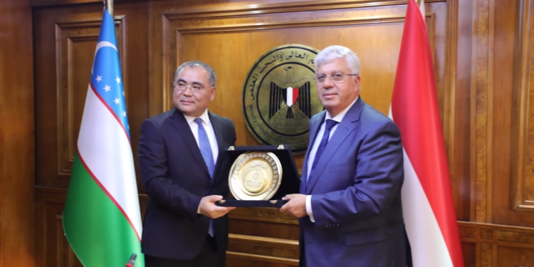 وزير التعليم العالي يوقع بروتوكول تعاون مع أوزبكستان في مجال العلوم والابتكار