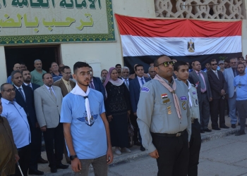 ﻿نائب رئيس جامعة الأزهر يشارك الطلاب القدامى والجدد مراسم تحية العلم مع بدء العام الجامعي الجديد