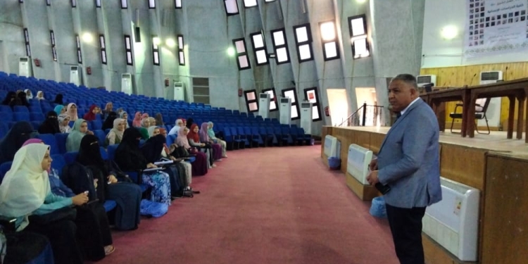 نائب رئيس جامعة الأزهر يتابع انتظام العملية التعليمية بفرع البنات ويتفقد المدينة الجامعية