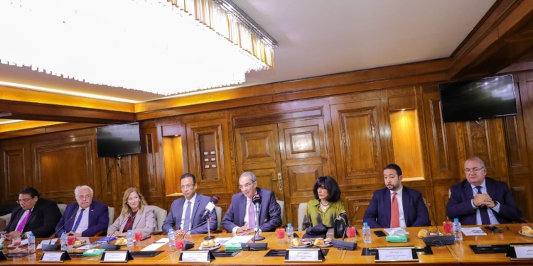 وزيرا التعليم العالي والاتصالات يتابعان مشروع ميكنة المستشفيات الجامعية ومبادرة التشخيص عن بُعد