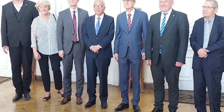 «حجازي» يلتقى بالسفير الألمانى لبحث سبل التعاون لتطوير التعليم قبل الجامعي