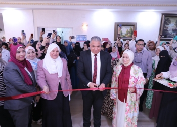 نائب رئيس جامعة الأزهر يفتتح المعرض الفني للمشغولات اليدوية بكلية الدراسات الإسلامية