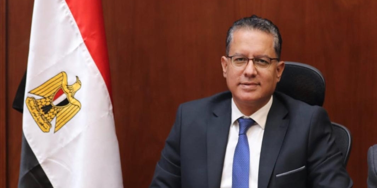 جامعة الأزهر : اختيار مدير التميز الدولي الثالث على مستوى العالم ضمن 100 عالم في تصنيف المؤسسة الأمريكية لجراحي التجميل