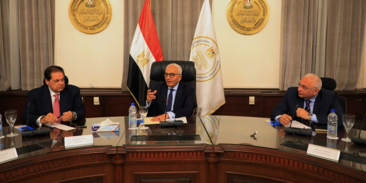 الزناتي: نعمل جميعا للارتقاء بمستوى المعلم ليؤدي رسالته على أكمل وجه