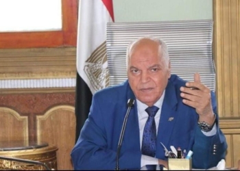 إداري يطعن مدير مدرسة فى طابور الصباح بسوهاج